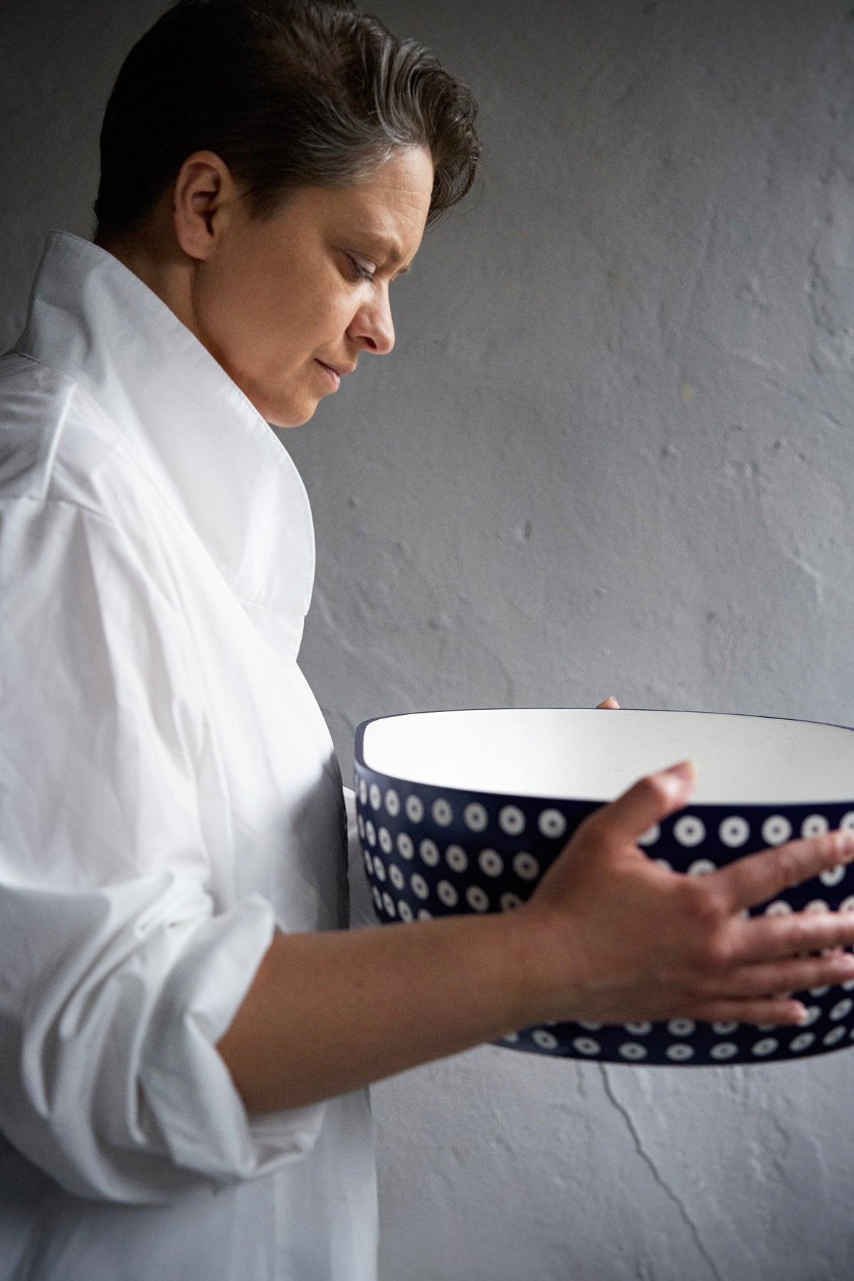 Magdalena Gazur – projektantka, która na nowo interpretuje ceramikę z Bolesławca